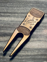 Load image into Gallery viewer, Tyson Lamb Crafted Red and Blue Simmons Divot Tool